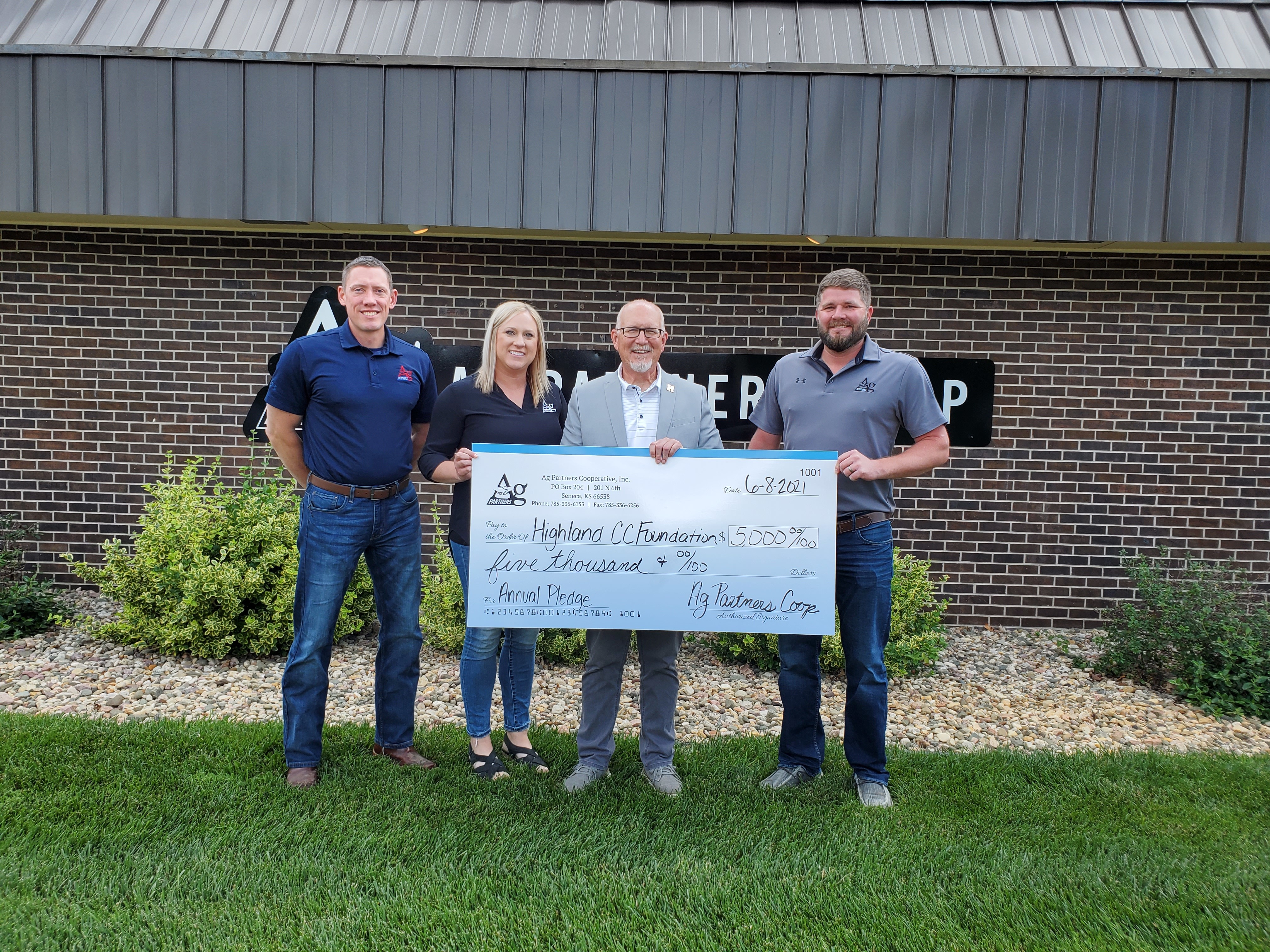 Highland Foundation Recieves Donation from Ag Partners